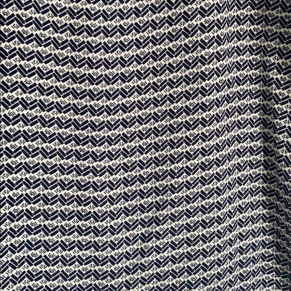 Tie neck blouse - Picture 4 of 4